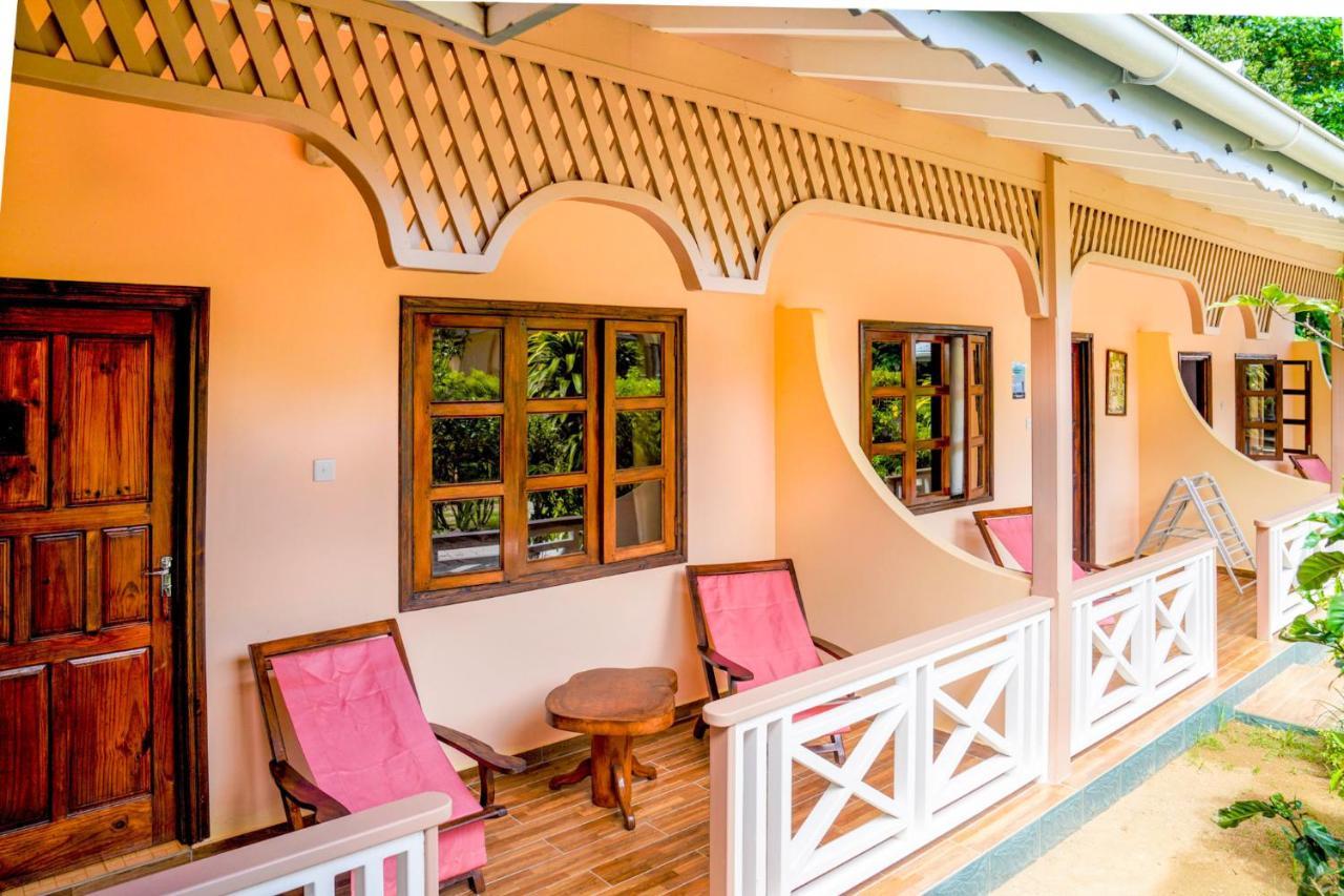 Bernique Guesthouse Ла-Діг Екстер'єр фото