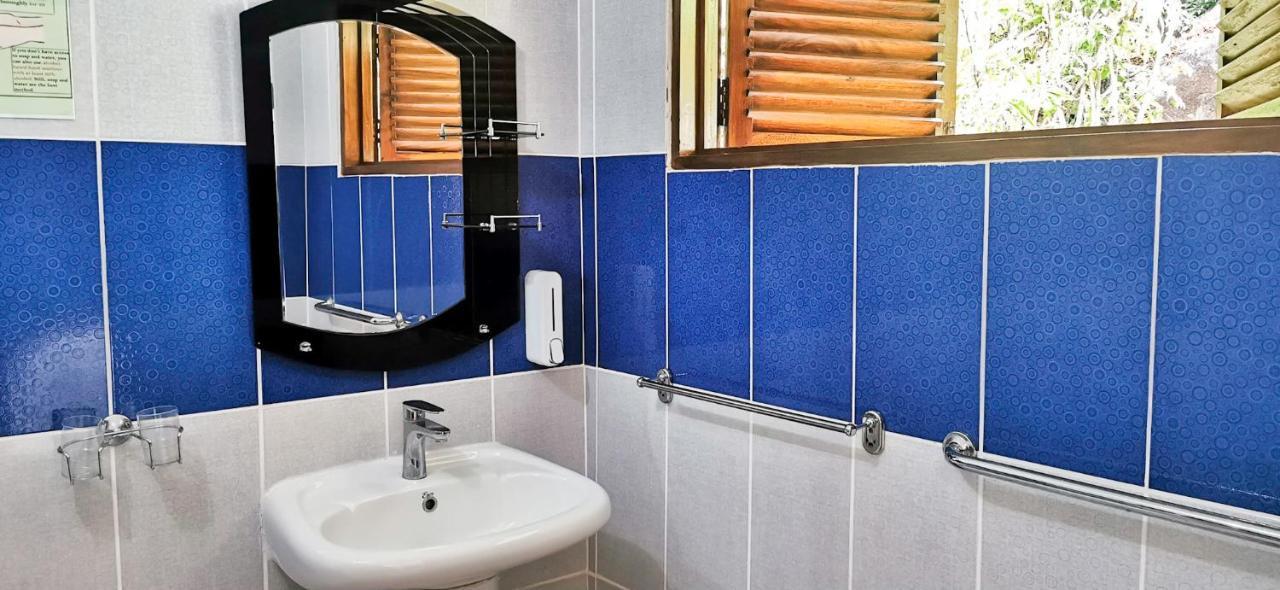 Bernique Guesthouse Ла-Діг Екстер'єр фото