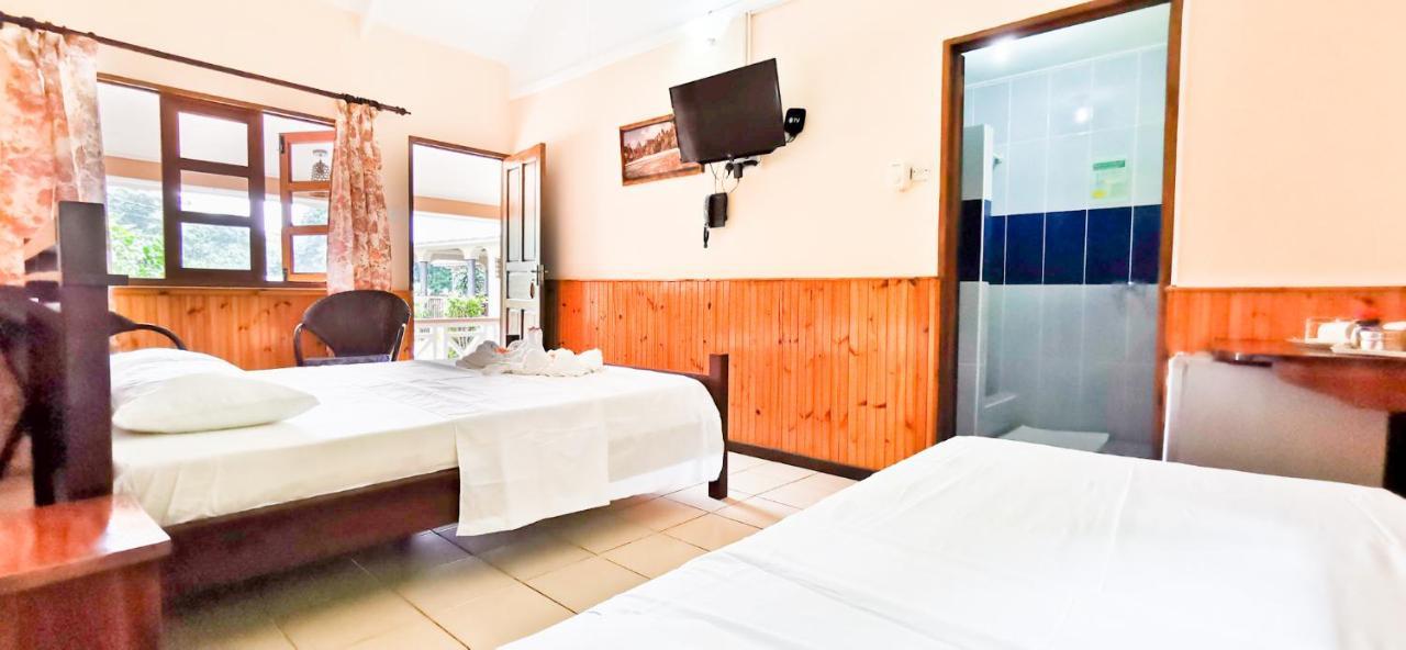 Bernique Guesthouse Ла-Діг Екстер'єр фото