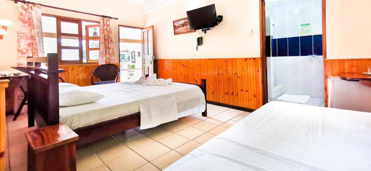 Bernique Guesthouse Ла-Діг Екстер'єр фото
